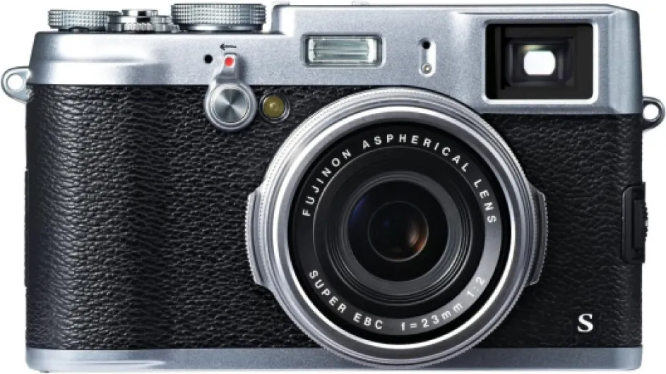 X100S 16 MP Digital Camera with 2.8-Inch LCD (Silver) - International Version (No Warranty)