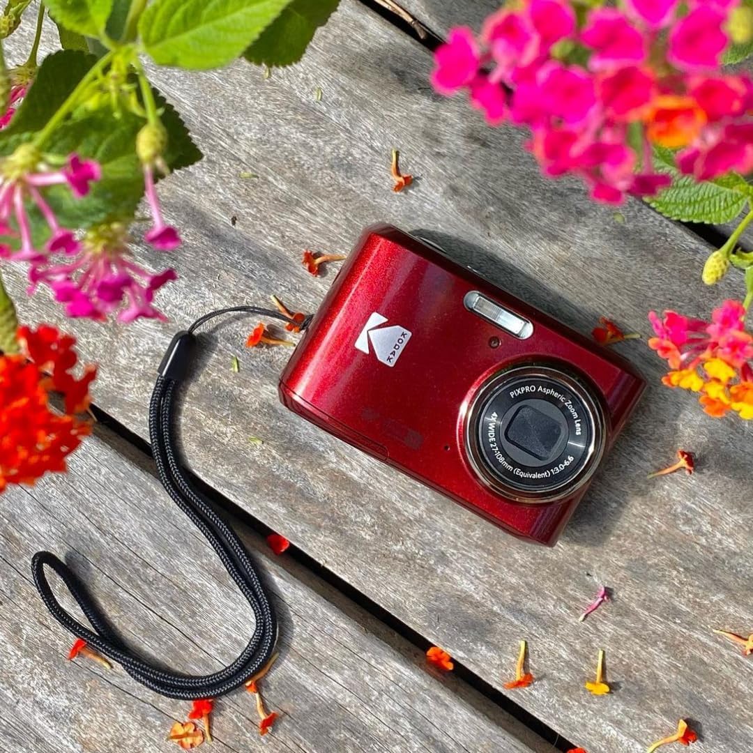 Friendly Zoom FZ45 Compact Camera – 16MP Sensor, 4x Optical Zoom, 2.7" LCD Screen, HD 720p Video, Red Color